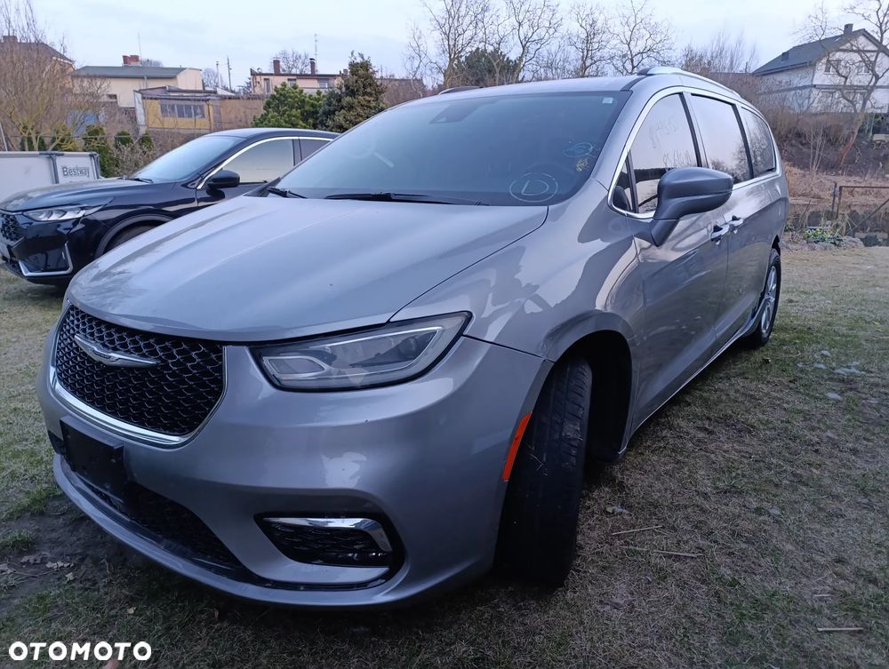 Chrysler Pacifica - 40