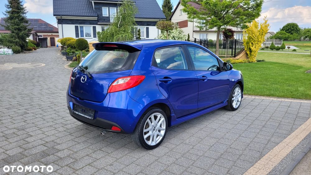 Mazda 2 - 8