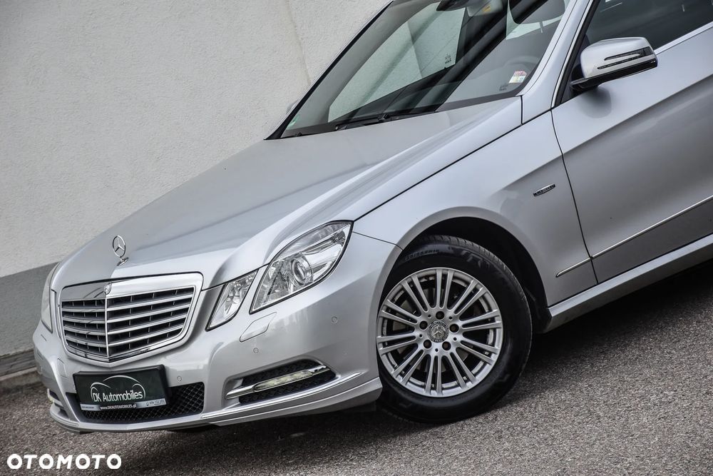 Mercedes-Benz Klasa E 200 BlueEFFICIENCY 7G-TRONIC Elegance - 14