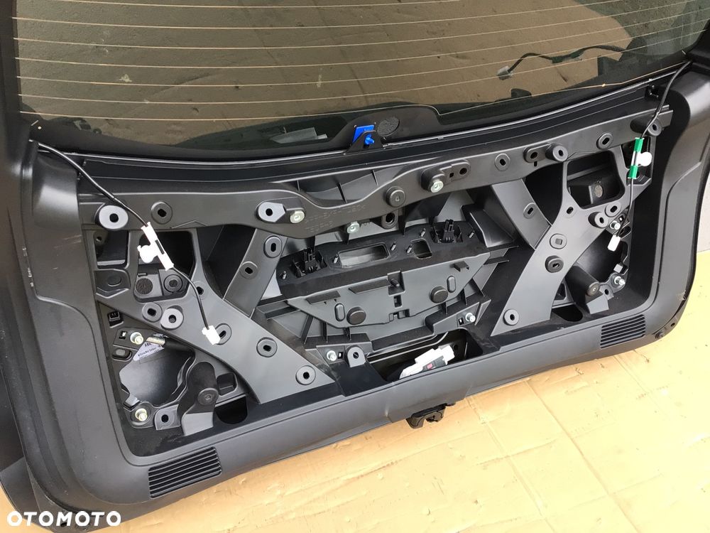 Klapa tylna bagażnika Toyota Corolla E21 Kombi - 9