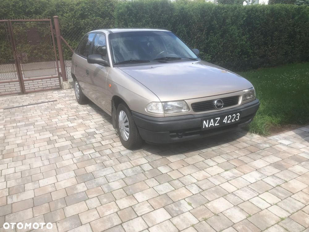 Opel Astra 1.4 GL - 1