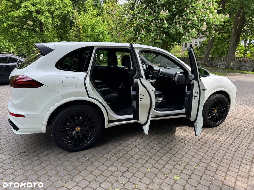 Porsche Cayenne Platinum Edition - 15