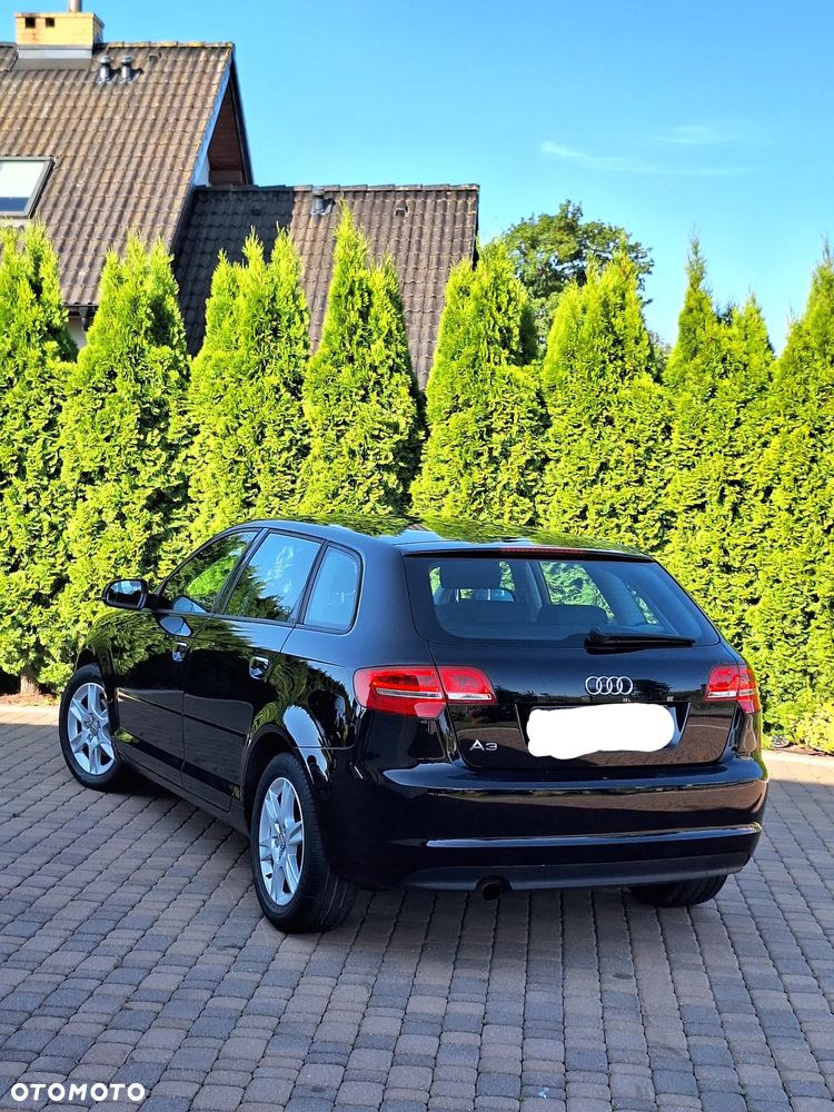 Audi A3 Sportback 1.6 Ambiente - 4