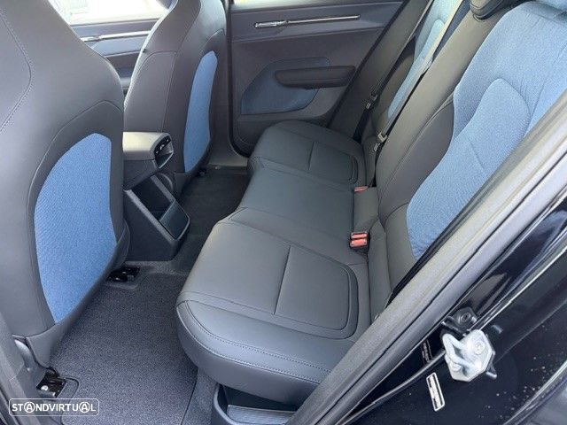 Volvo EX30 51 kWh Single Motor Black Edition - 14
