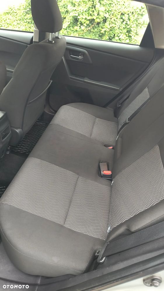 Toyota Auris 1.4 D-4D Premium - 8