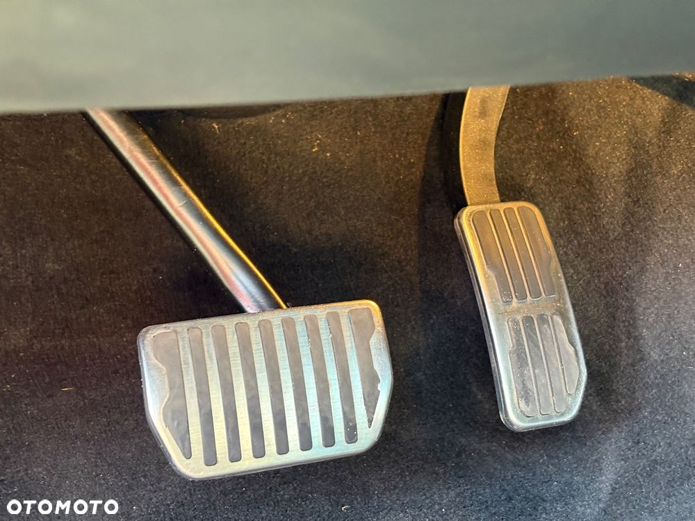 Jaguar XE 20d R-Sport Ingenium Edition - 23