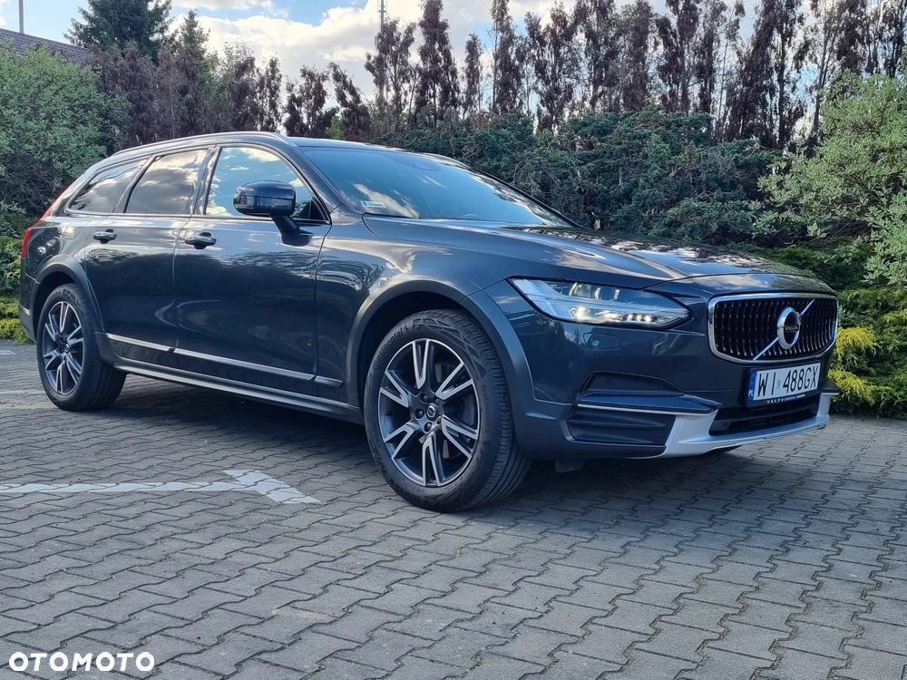 Volvo V90 Cross Country - 11