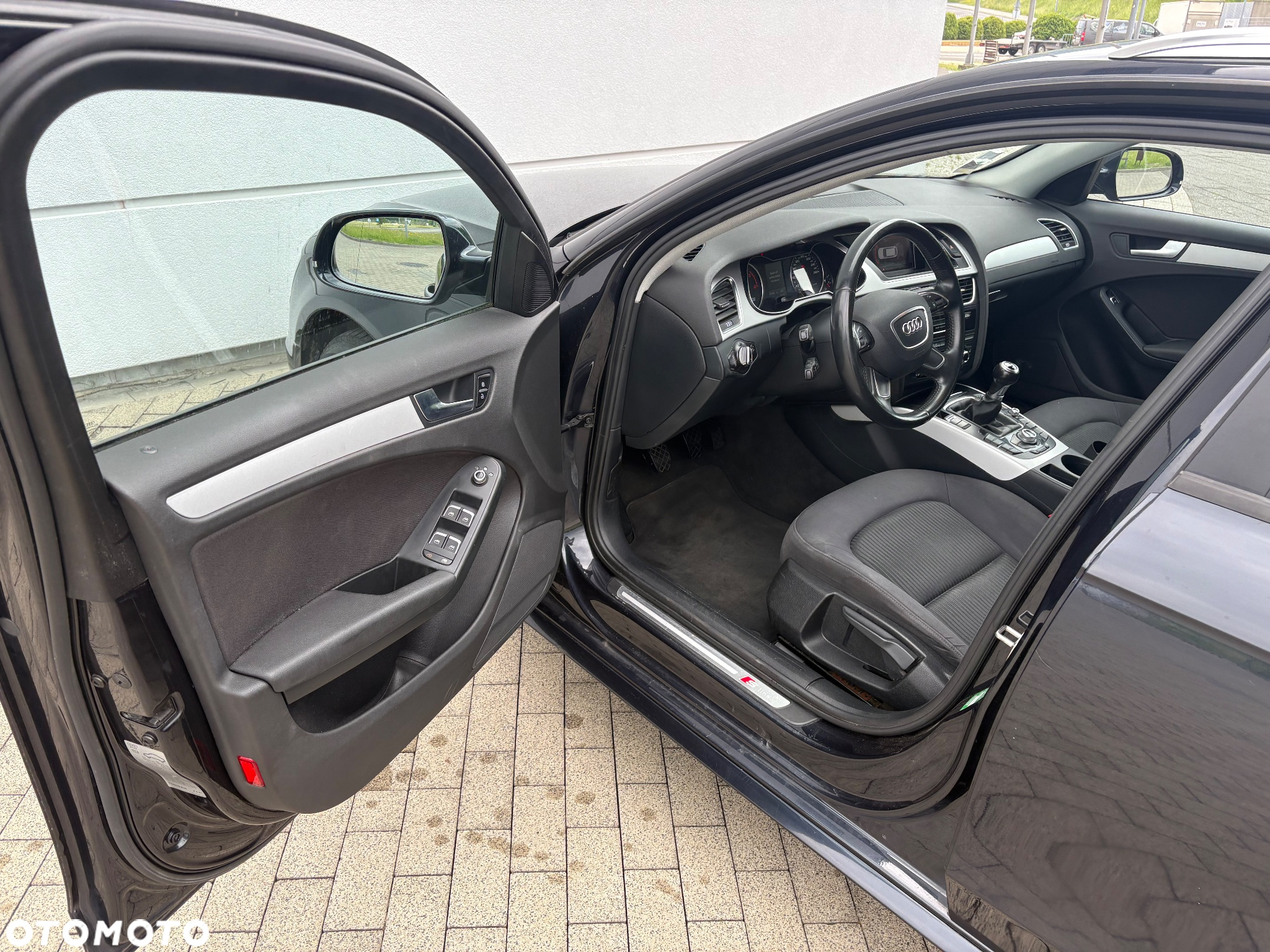 Audi A4 Avant 2.0 TDI DPF clean diesel S line Sportpaket - 12