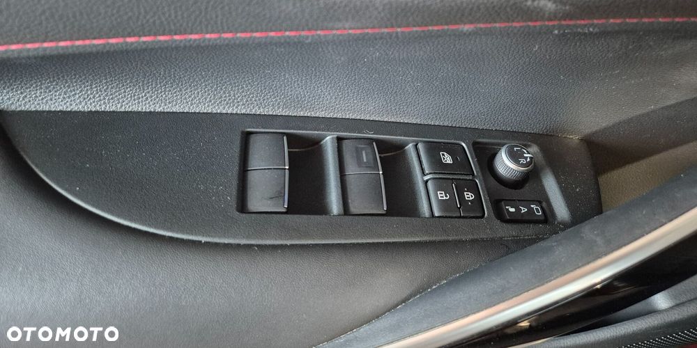 Toyota Corolla 1.8 Hybrid GR Sport Dynamic - 18