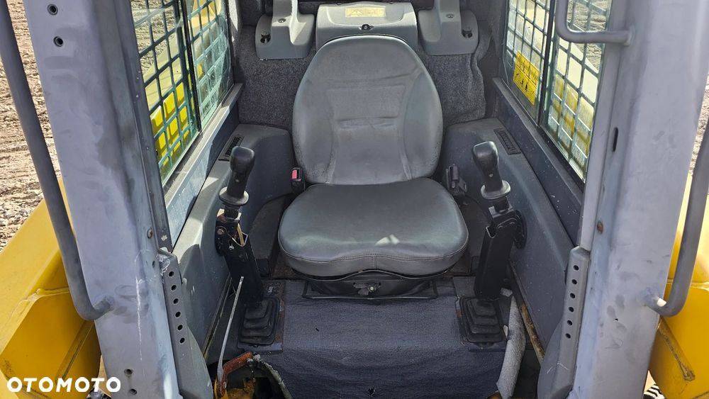 Gehl 4640 MINIŁADOWARKA widły - 9