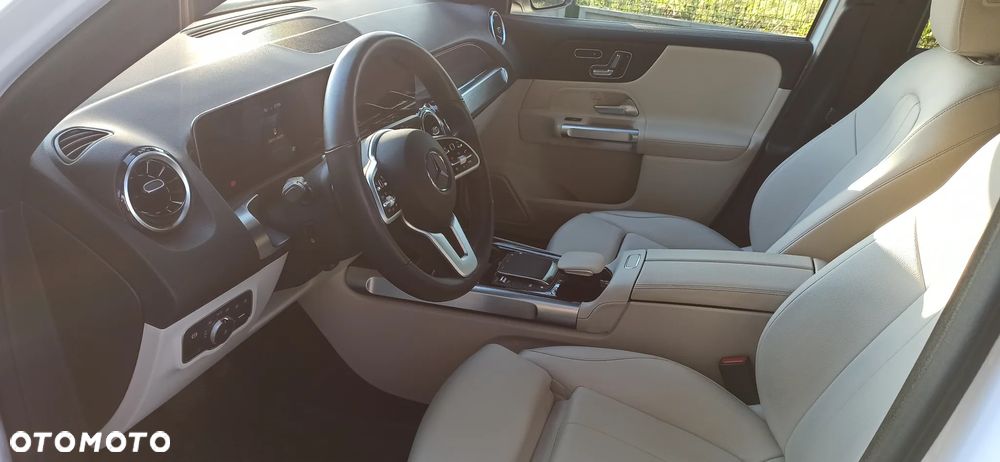Mercedes-Benz GLB 250 4-Matic 8G-DCT - 10