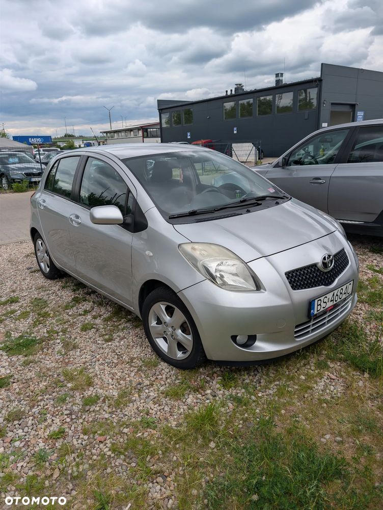 Toyota Yaris 1.3 Sol - 4