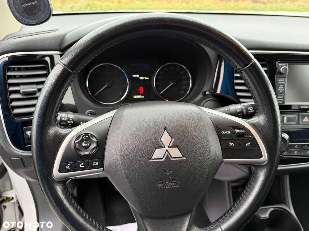 Mitsubishi Outlander 2.0 2WD - 19