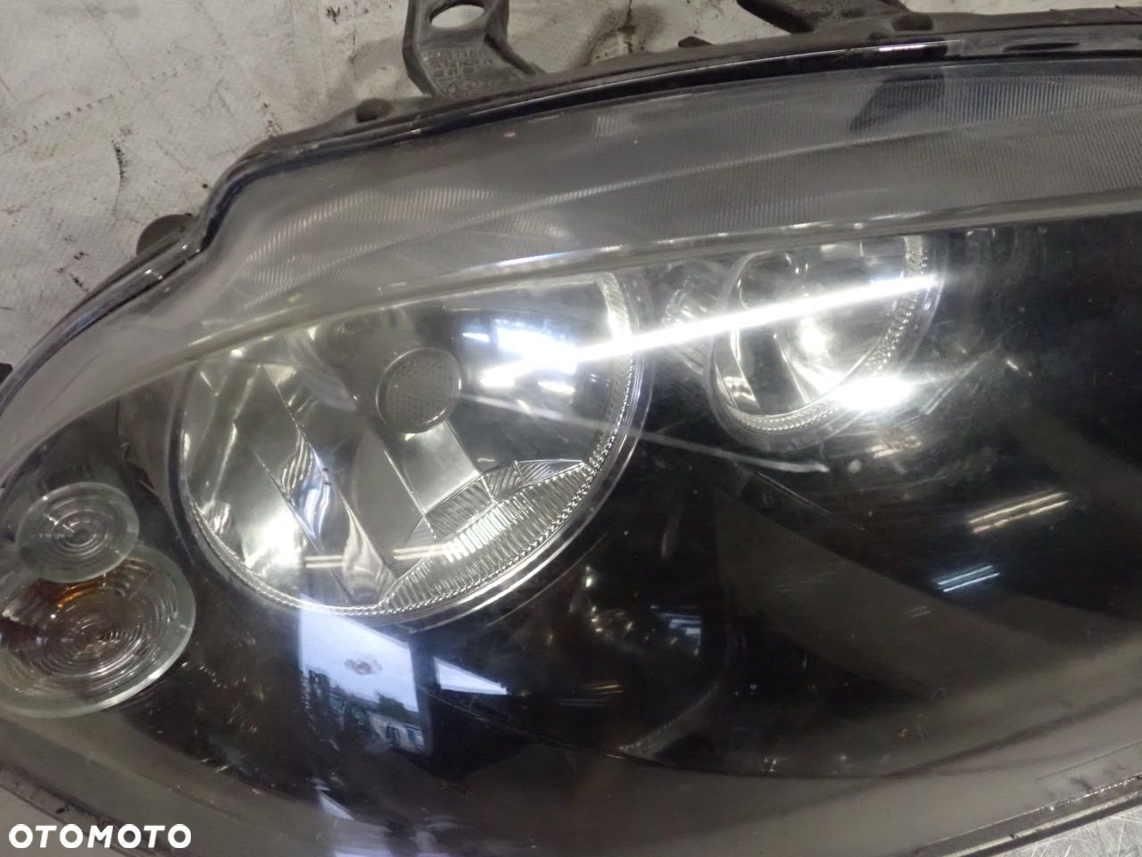 LAMPA PRAWA PRZEDNIA SEAT IBIZA III - 2