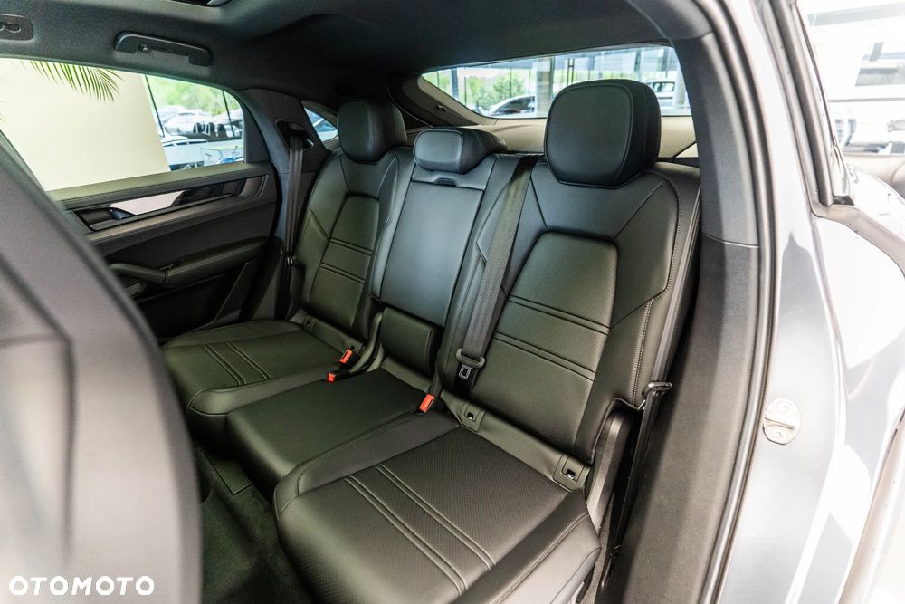 Porsche Cayenne E-Hybrid PHEV Black Edition - 14