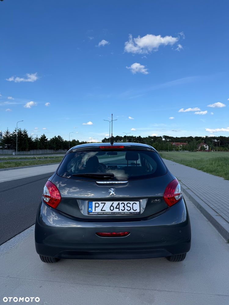 Peugeot 208 - 4