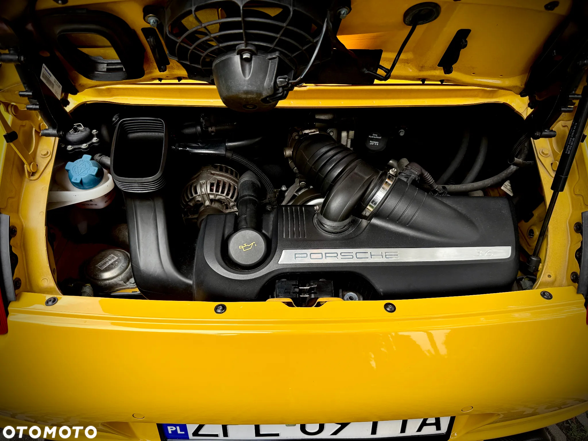 Porsche 911 Carrera 4 Tiptronic S - 19