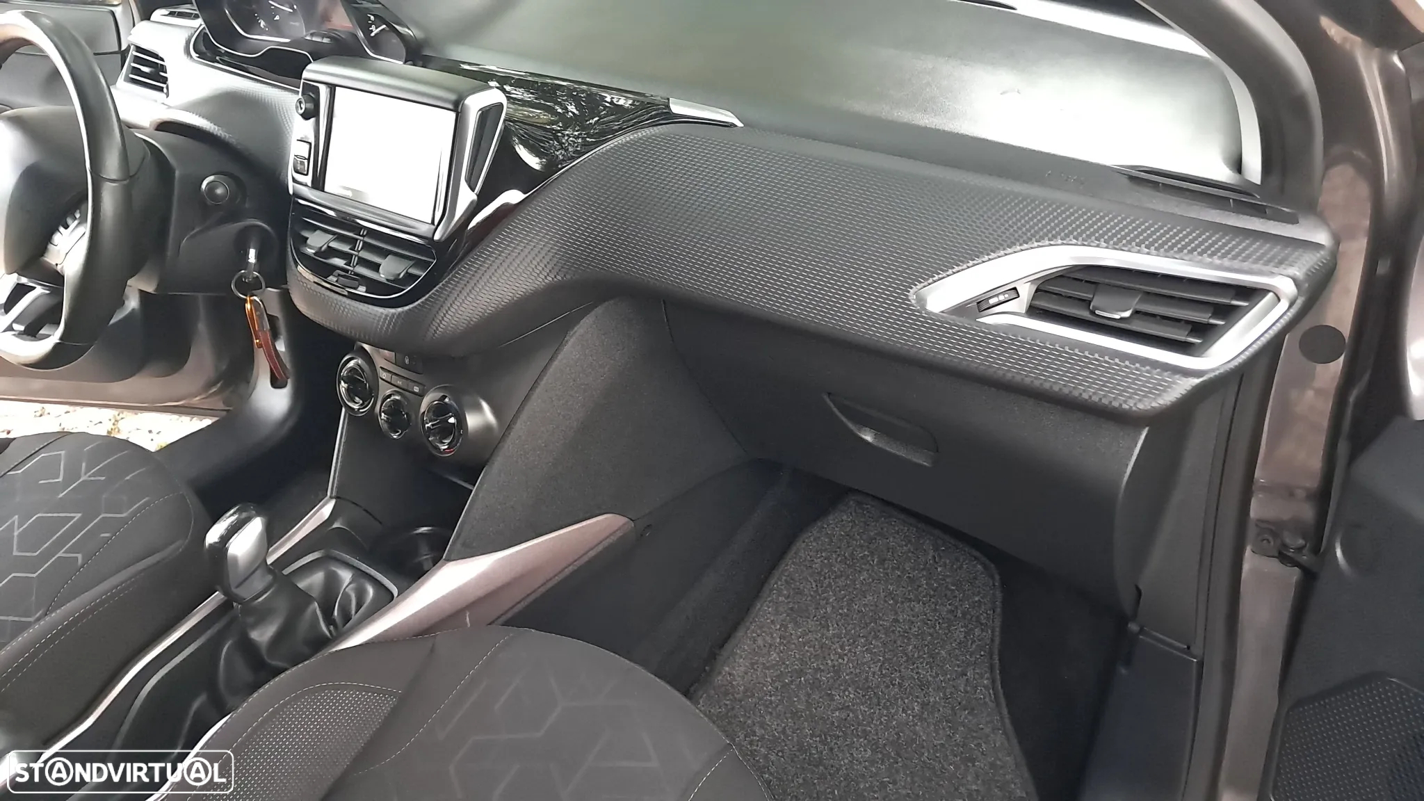 Peugeot 2008 1.6 BlueHDi Style - 21
