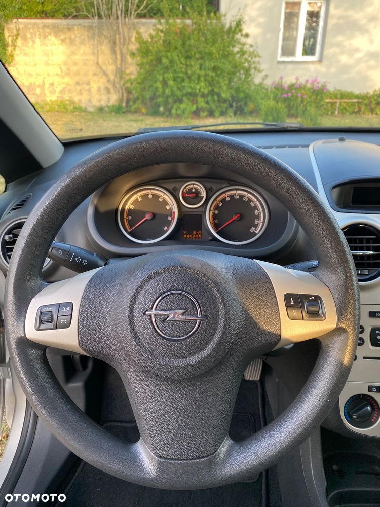 Opel Corsa 1.4 16V - 10