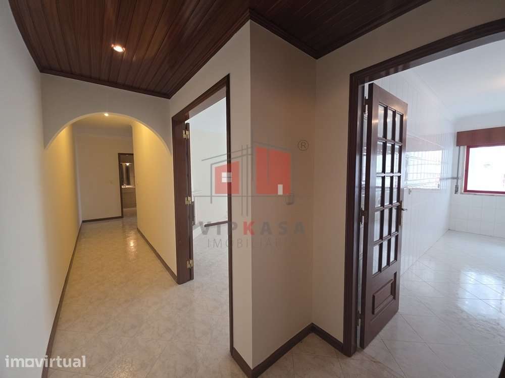 Apartamento T2 com Garagem - Grande imagem: 2/13