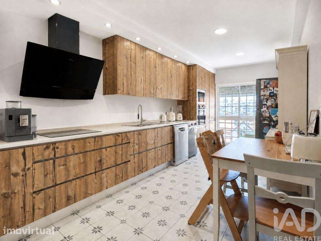 Apartamento T4 em Amora de 122 m2 - Grande imagem: 2/39
