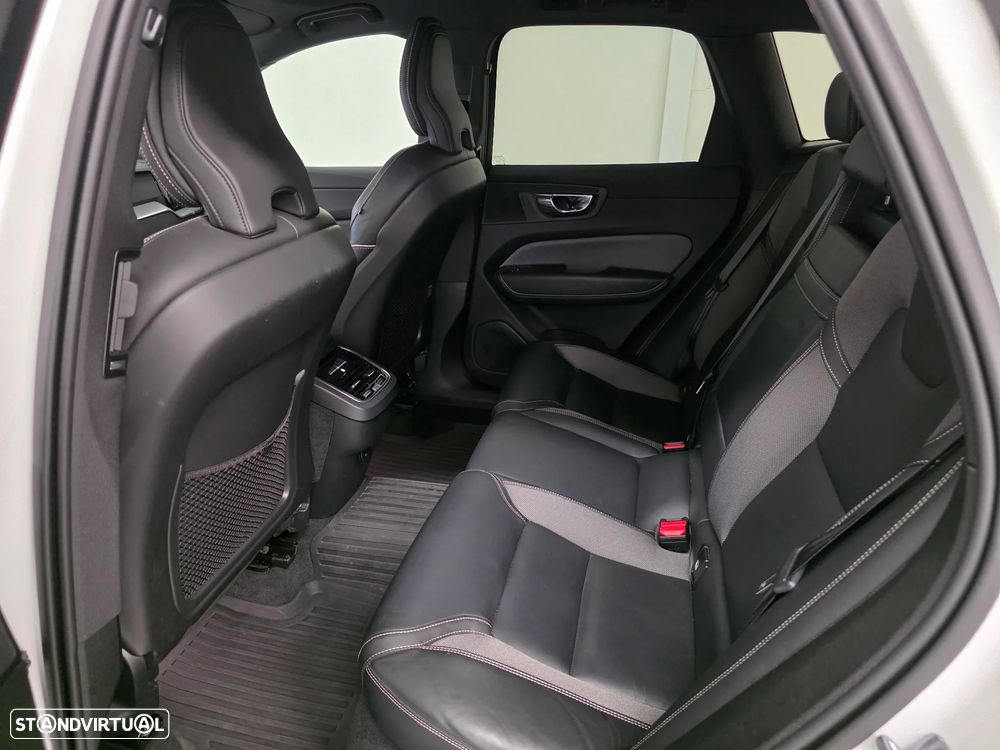 Volvo XC 60 2.0 B5 R-Design AWD - 25