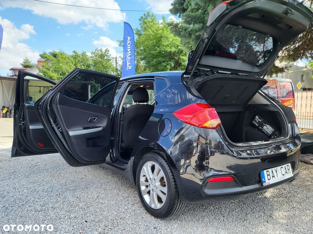 Kia Ceed - 11