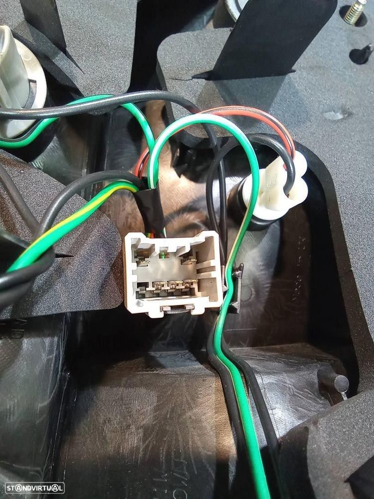 FAROLIM TRASEIRO DIREITO HONDA ACCORD VI 2001 -2VP23603712 - 3