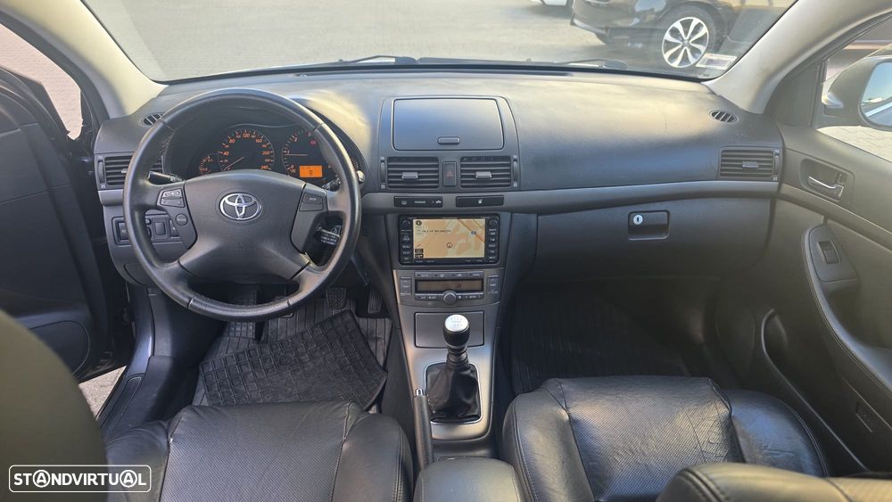 Toyota Avensis SW 2.0 D-4D - 17