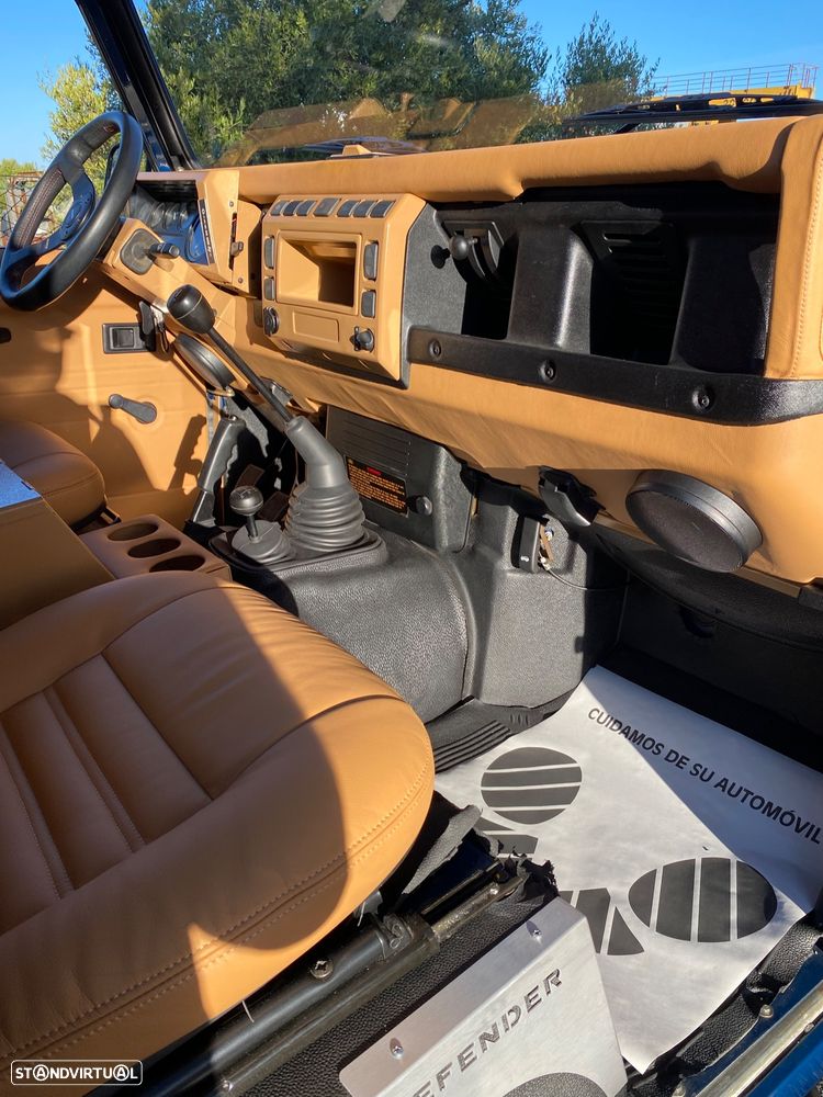 Land Rover Defender 90 2.5 Td5 Soft Top - 5