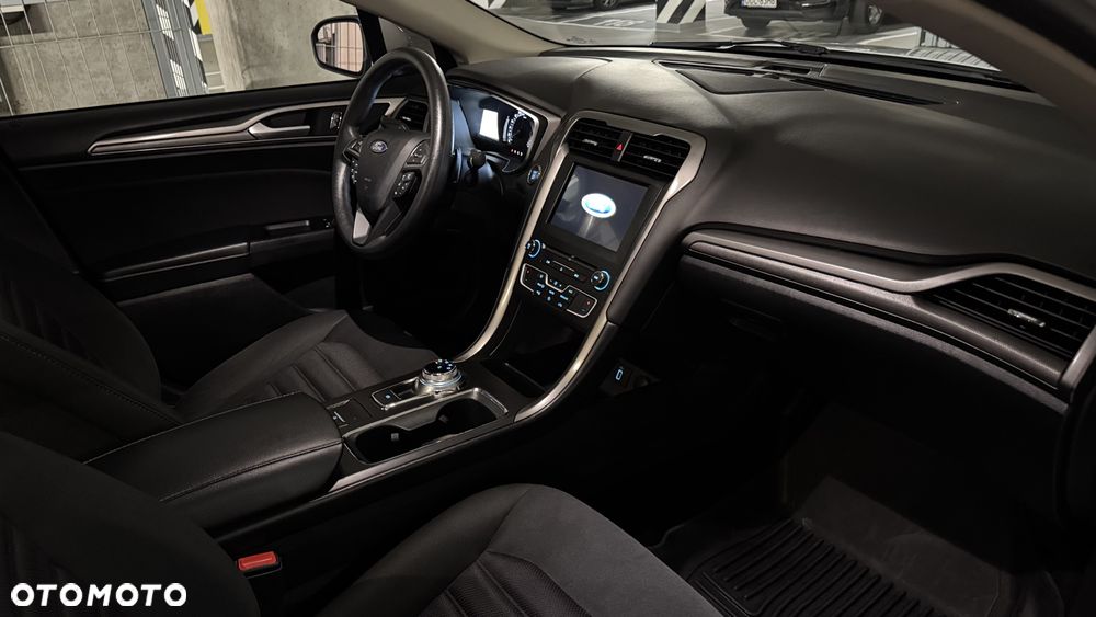 Ford Fusion - 10
