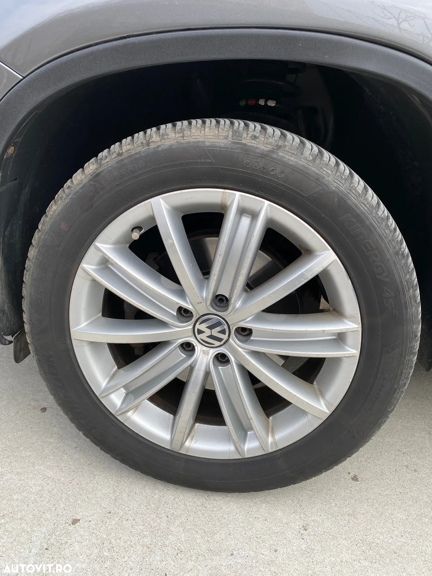 Volkswagen Tiguan - 12