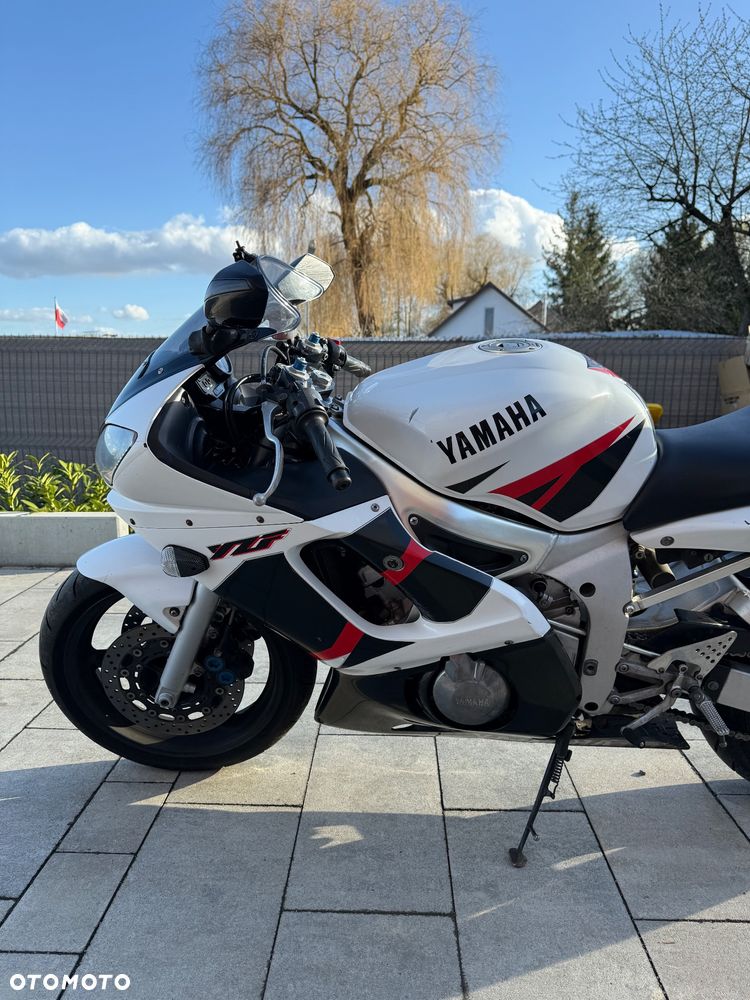 Yamaha YZF - 15