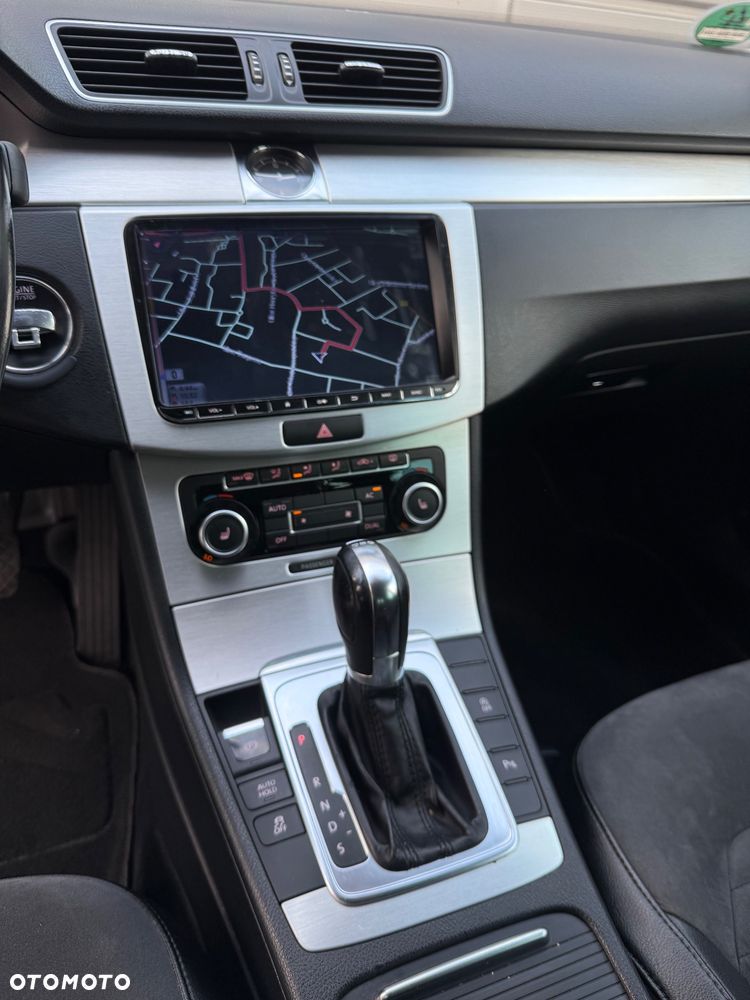 Volkswagen Passat 2.0 TDI DSG BlueMotion Technology Highline - 10