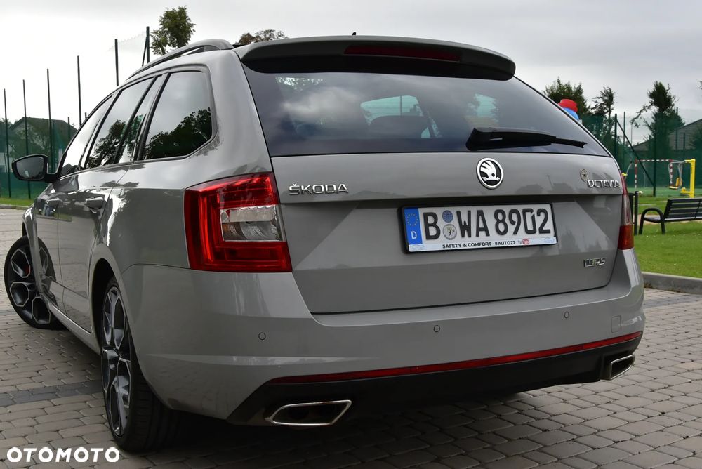Skoda Octavia 2.0 TDI DSG RS - 28