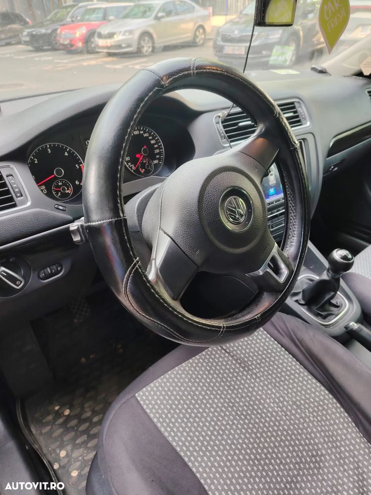 Volkswagen Jetta - 17