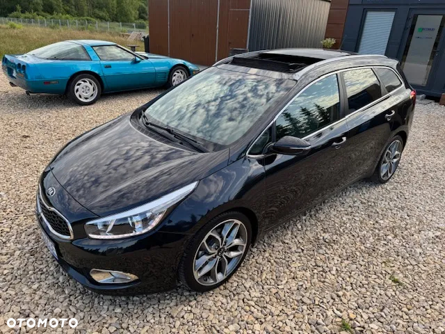 Kia Ceed 1.6 CRDi 128 ISG SW Platinum Edition - 2