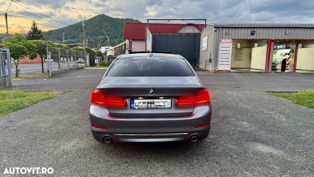 BMW Seria 5 530i AT - 6