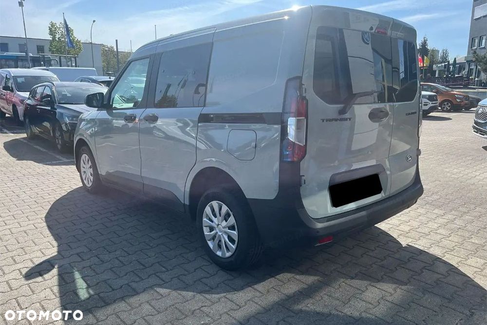 Ford Transit Courier - 8