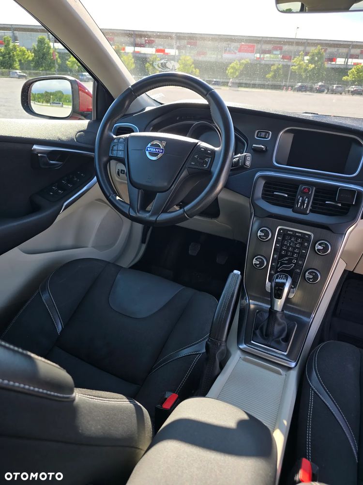 Volvo V40 T2 Drive-E Momentum - 18