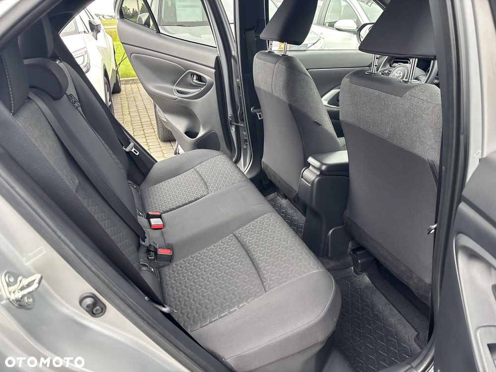 Toyota Yaris Cross Hybrid 1.5 Comfort 4x4 - 14