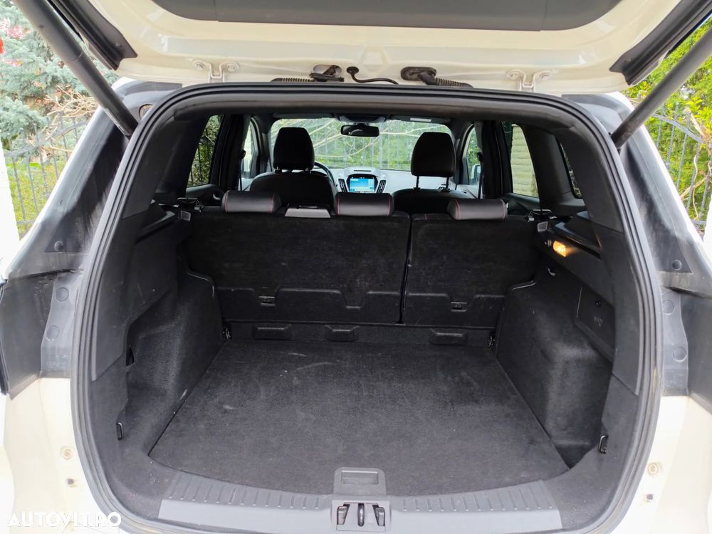 Ford Kuga 2.0 TDCi 4x4 Aut. ST-Line - 16