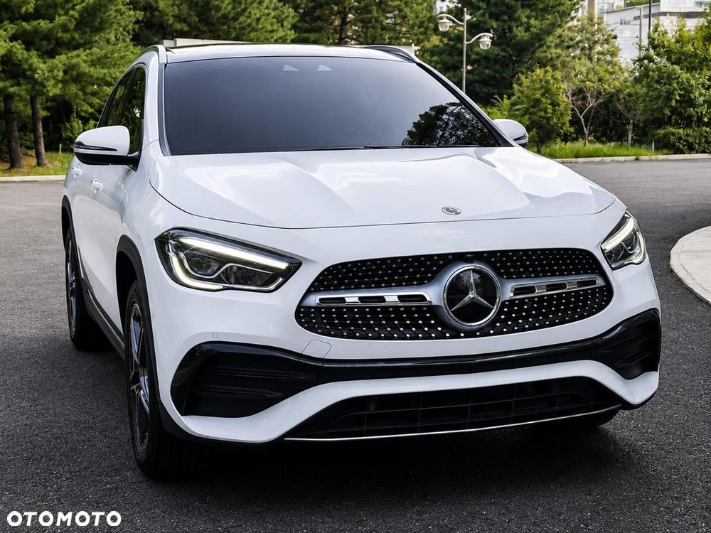 Mercedes-Benz GLA 250 4Matic 8G-DCT - 2
