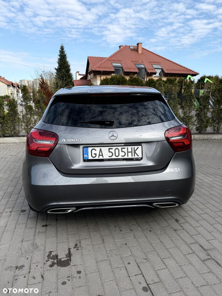 Mercedes-Benz Klasa A 180 d 7G-DCT Urban - 10