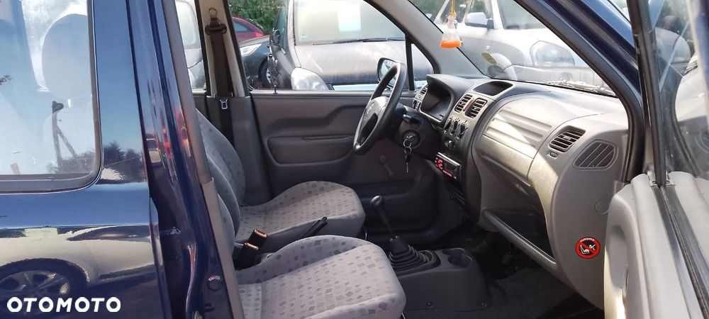 Opel Agila 1.0 12 V - 15