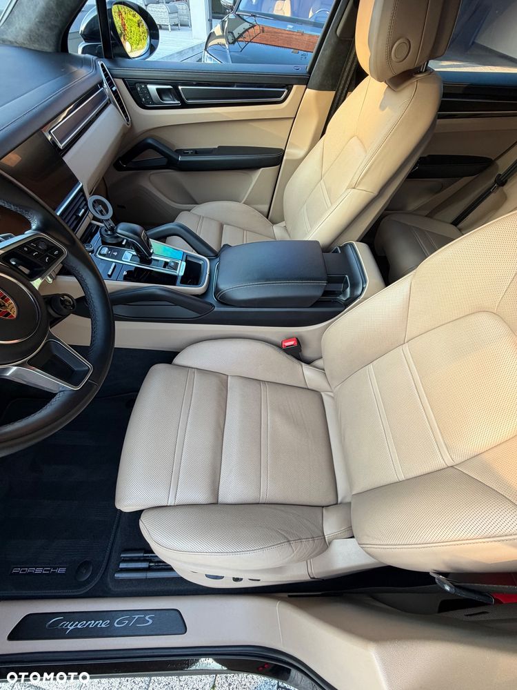 Porsche Cayenne GTS - 19