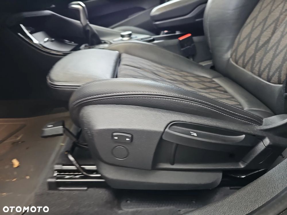 BMW X1 sDrive18i xLine - 14