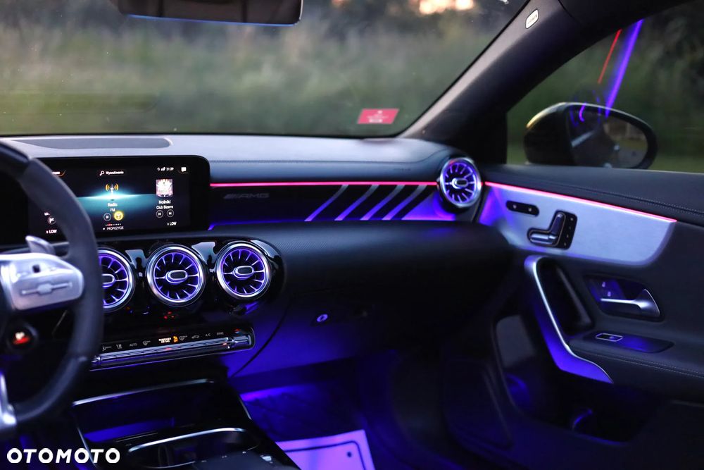 Mercedes-Benz CLA AMG 45 4-Matic 8G-DCT - 26