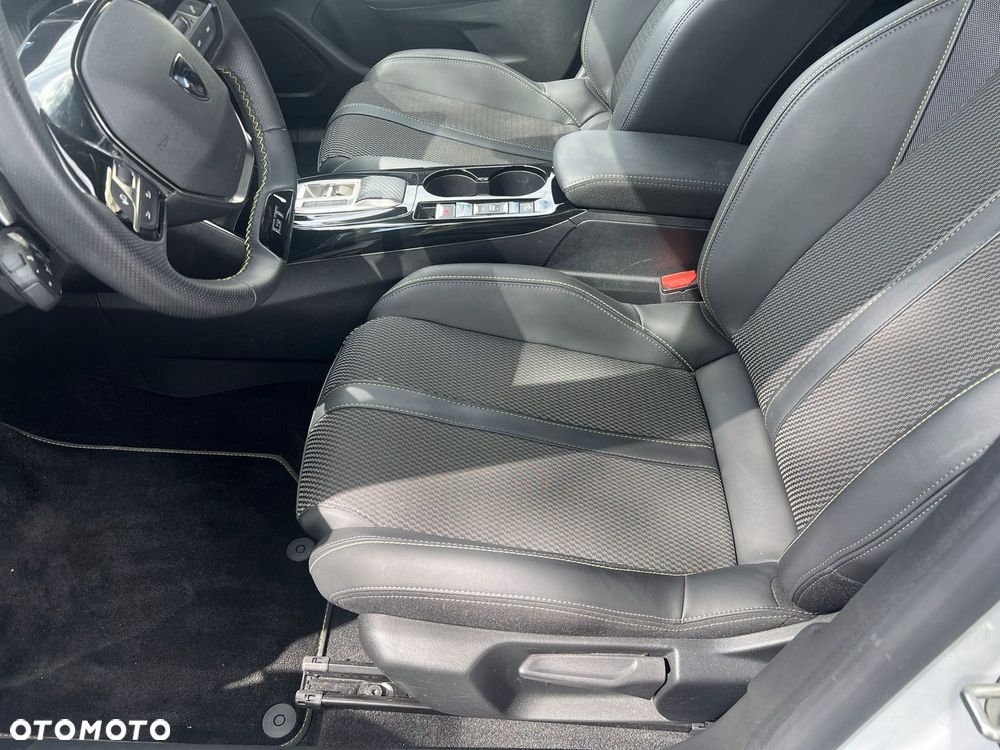 Peugeot 2008 1.2 PureTech GT S&S EAT8 - 8