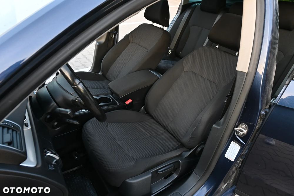 Volkswagen Passat 2.0 TDI DSG BlueMotion Technology Highline - 27